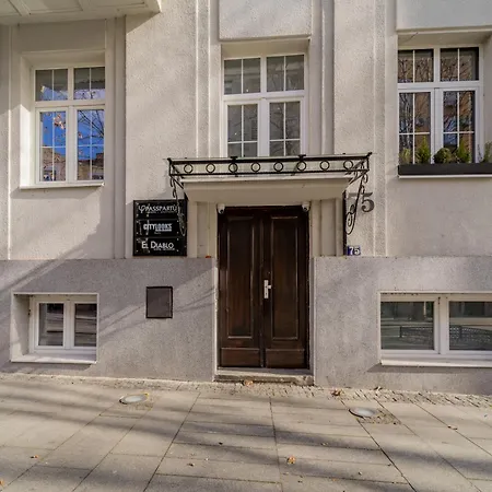 Apartment Passpartu